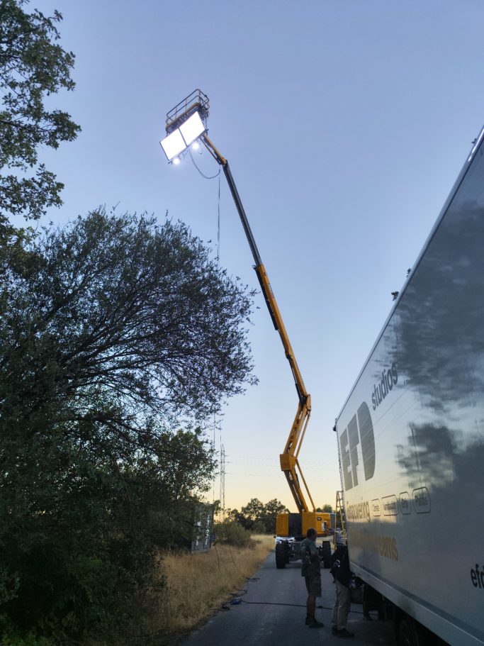 Articulada diésel 26 m en el rodaje de Pistachos Plataforma articulada diésel de 26 metros en el rodaje del cortometraje Pistachos en Cáceres